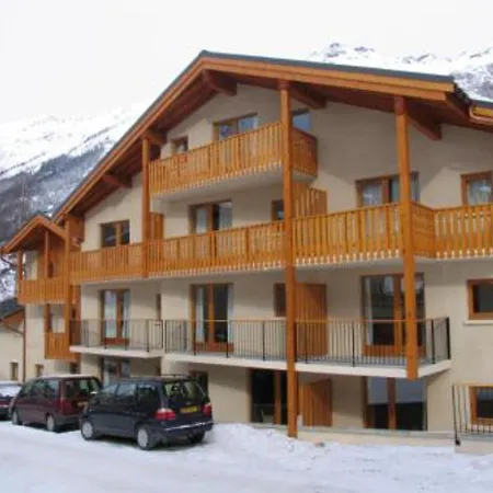Pour 6 Au Centre De Lanslevillard, Proche Des Pistes Avec Balcon Et Wifi - Fr-1-508-15 Lanslevillard