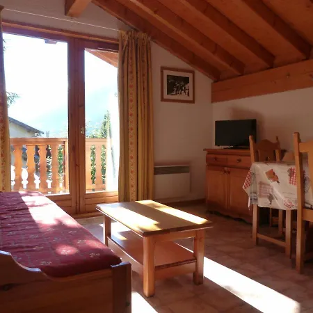 Pour 6 Au Centre De Lanslevillard, Proche Des Pistes Avec Balcon Et Wifi - Fr-1-508-15 *